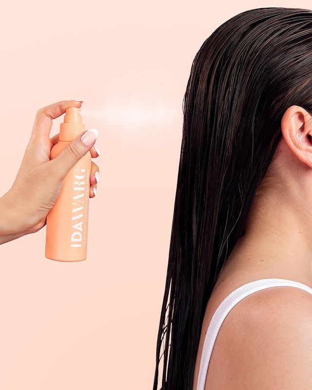 اسپری برای حفظ درخشانی مو در استفاده از محصولات مراقبتی مناسب و معرفی بهترین سالن زیبایی کرج