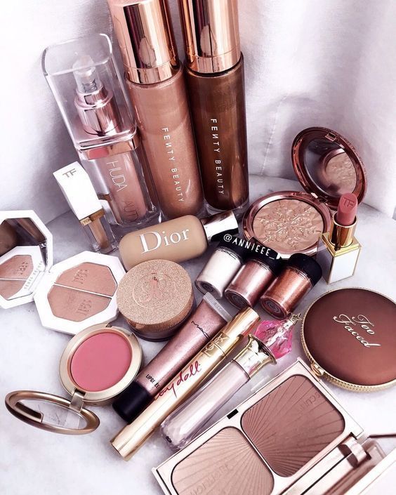 لوازم میکاپ برای قیمت میکاپ در بهترین سالن زیبایی کرج