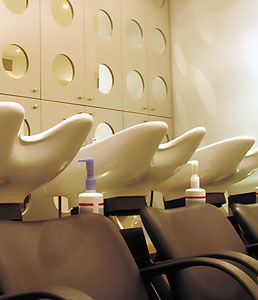 سالن تخصصی در پلکس تراپی مو در بهترین سالن زیبایی در کرج