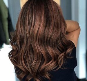 تناژ بلوطی در جدیدترین رنگ مو ی فصل پاییز در کرج