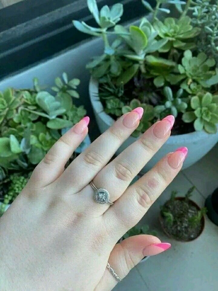 بهترین مدل‌های ناخن برای دست‌های تپل در کرج 