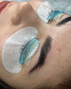 ترمیم در آیا لیفت مژه باعث ریزش میشود؟