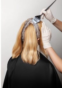 اصلاح رنگ با واریاسیون مو چیست و چه کاربردی دارد؟