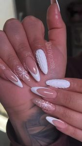 مدل نوک تیز در انواع مدل های کاشت ناخن در کرج