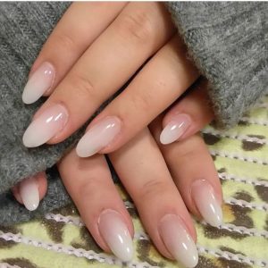 مدل گرد در انواع مدل های کاشت ناخن در کرج