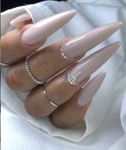 مدل فانتزی کوسن در انواع مدل های کاشت ناخن در کرج