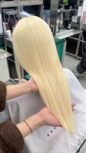 براقیت و درخشندگی رنگساژ روشن در جدیدترین مدل‌های رنگساژ مو در کرج